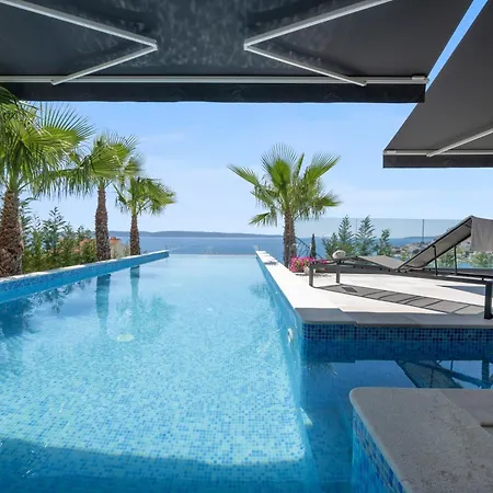Medusa Villa *